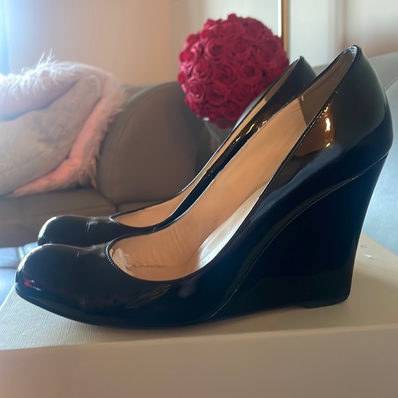 Christian Louboutin black patent wedge 39